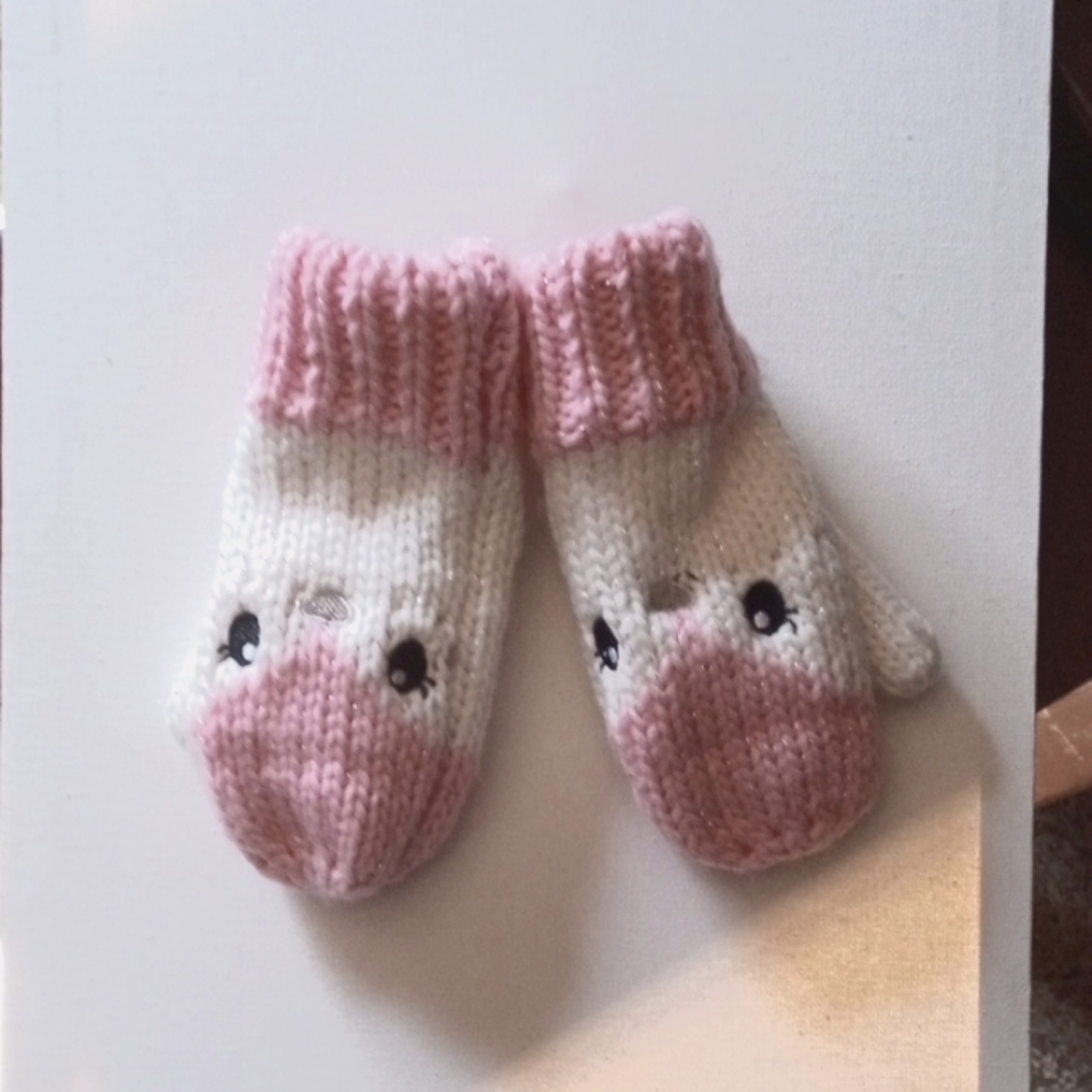 Charming Pink and White Knit Mittens NWOT